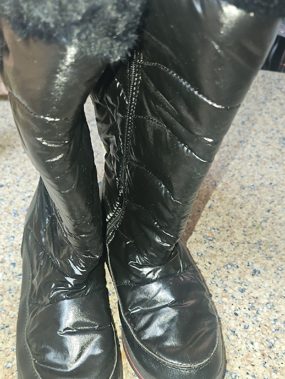 Target Women's Black Quilted Winter Fur Lined Boots Size 6 LIKE NEW